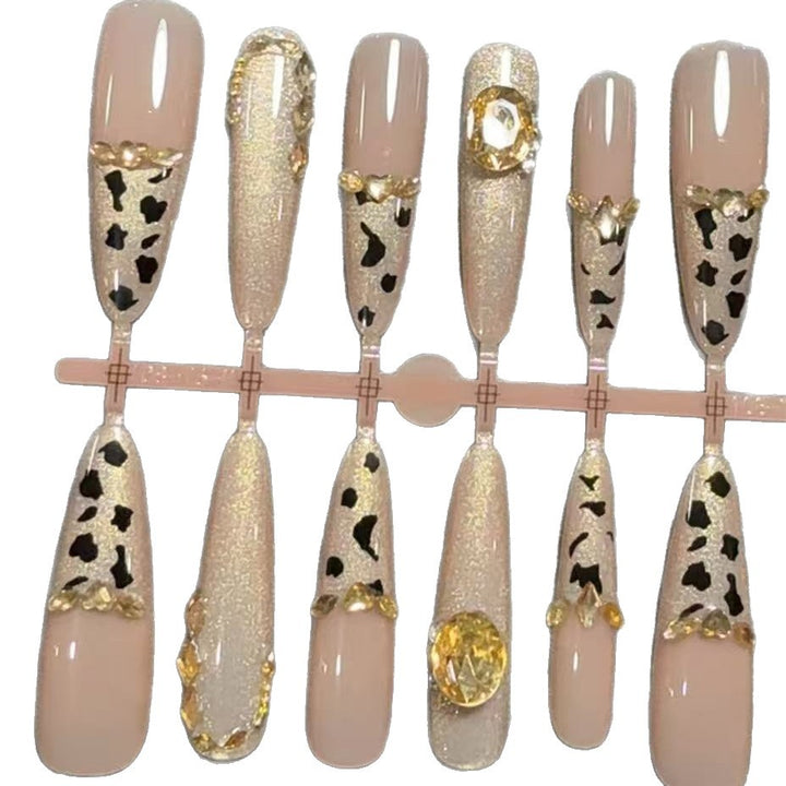 Glamouröse Strass-Nagelkunst