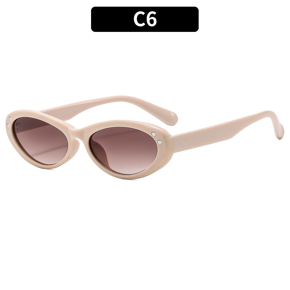 Cat-Eye Sonnenbrille mit Herzdetails