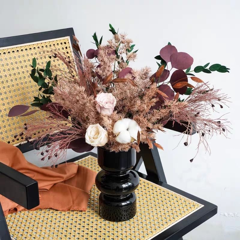 Elegante dekorative Blumenstrauß für das Zuhause