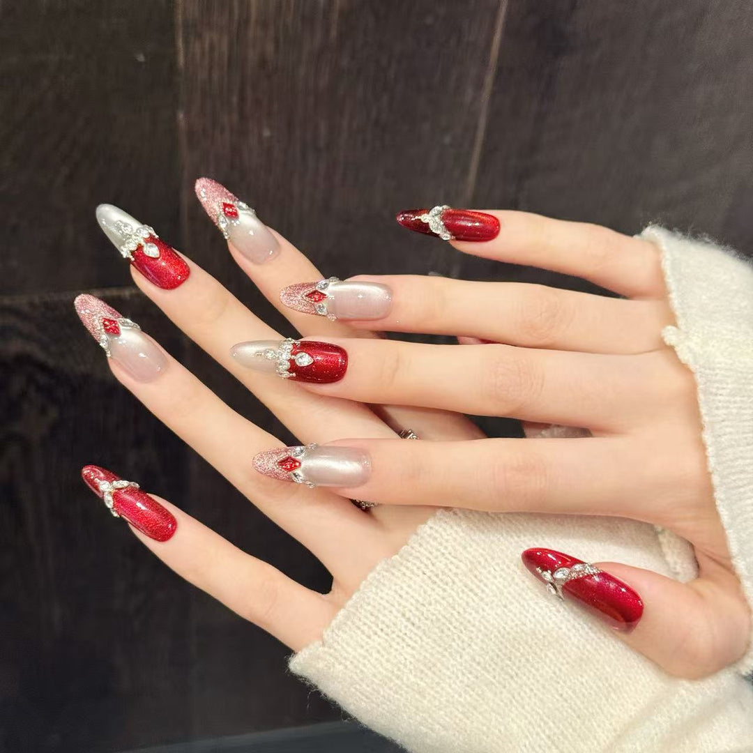Glamouröses Press-On Nagelkunstset mit Strassakzenten  1791773888