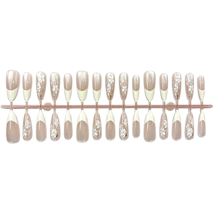Elegantes Florales Akzent Press-On Nagelkunst Set