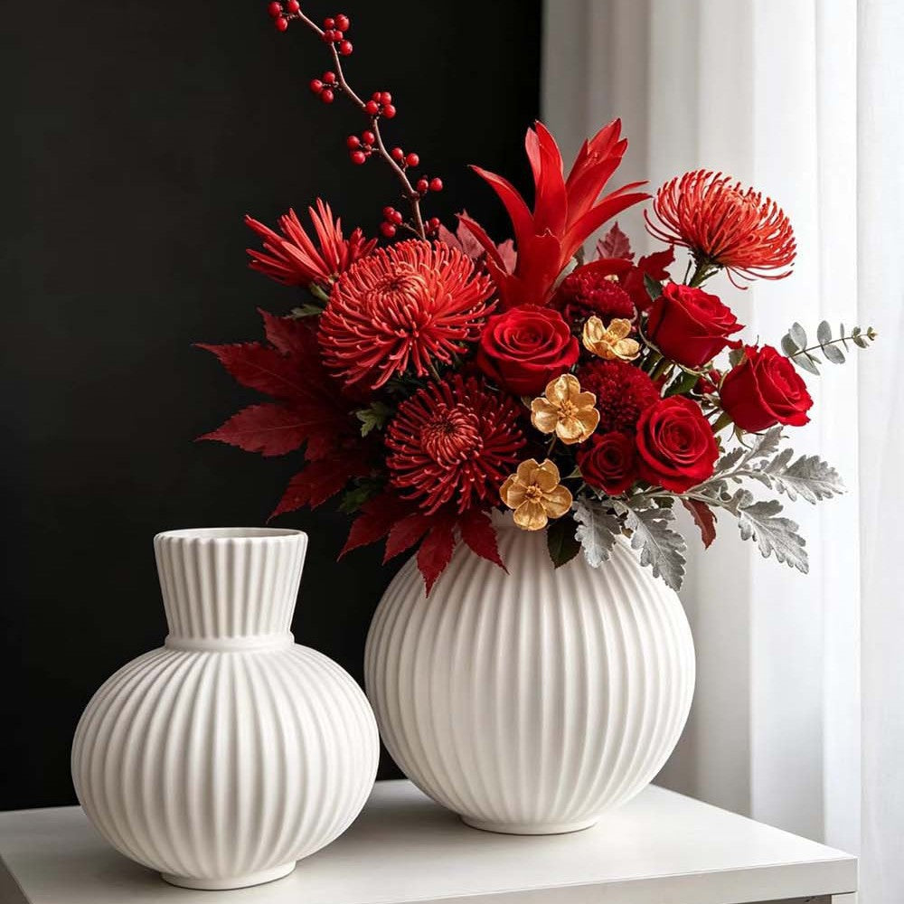 Elegante gerippte Keramikvase Karnz