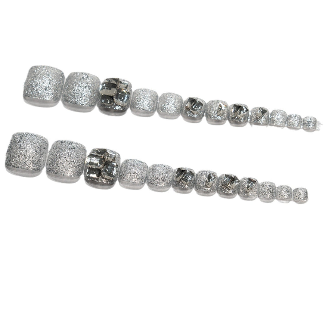 Glamouröse mit Strass verzierte Pediküre