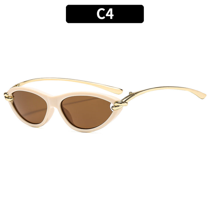 Chice Cat-Eye-Sonnenbrille mit eleganten goldenen Akzenten