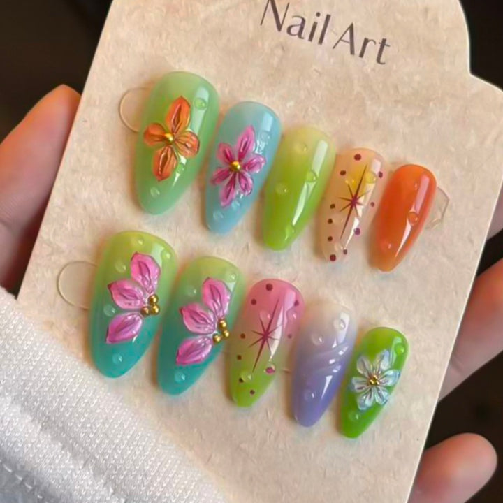 Künstlerisches Floral-Verzierte Press-On Nagelset Karnz