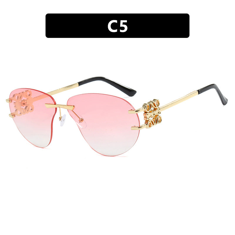Damen modische Sonnenbrille im eleganten Aviator-Stil mit Kunststeindetails Karnz