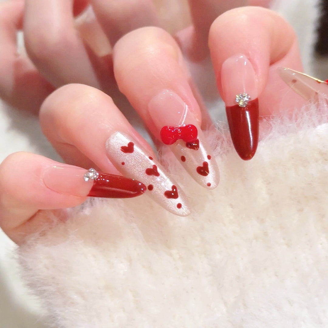 Künstlerisches Press-On Nail Set Karnz