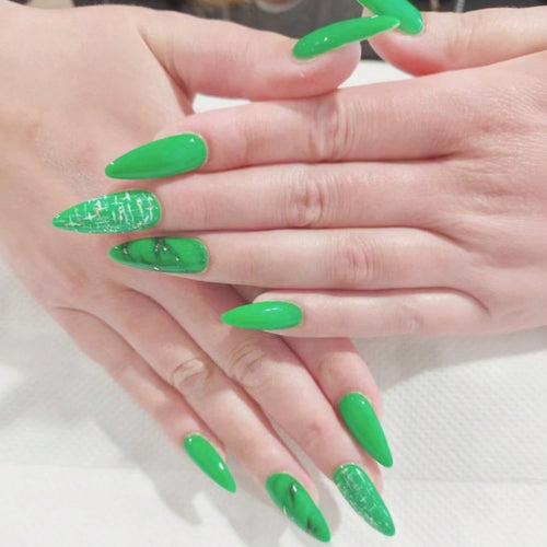 Künstlerisches grünes Stiletto-Nagelkunst-Set