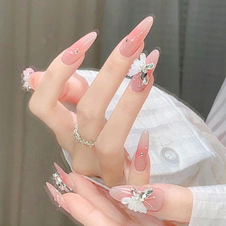 Glamouröse Nageldesigns Karnz