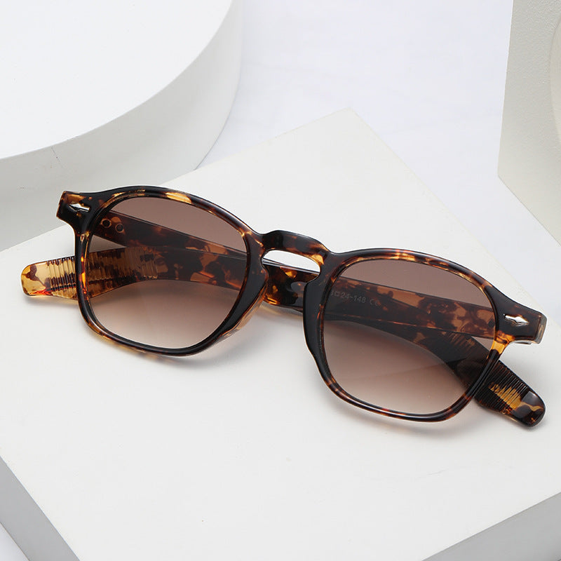 Damen rebellious retro-inspirierte Sonnenbrille Karnz