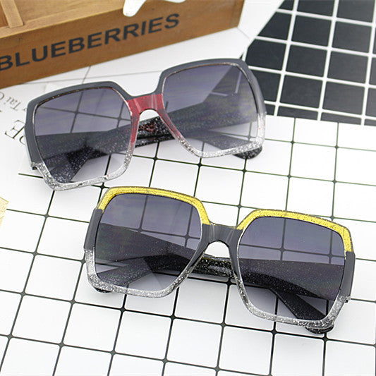 Damen extravagante quadratische Sonnenbrille mit einzigartigem Design Karnz
