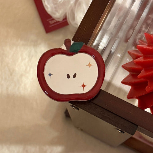 niedlicher Apfel-Anstecker Karnz