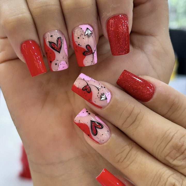 Künstlerische Herz-Themen Nagelverlängerungen Karnz