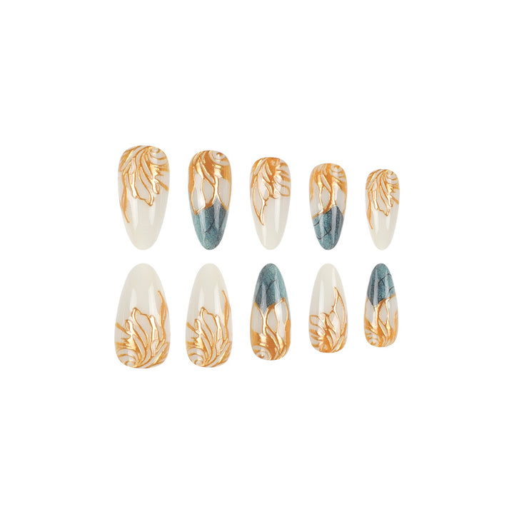 Dekorative Lange Stiletto-Nagelkunstverlängerungen mit Goldblatt-Design Karnz