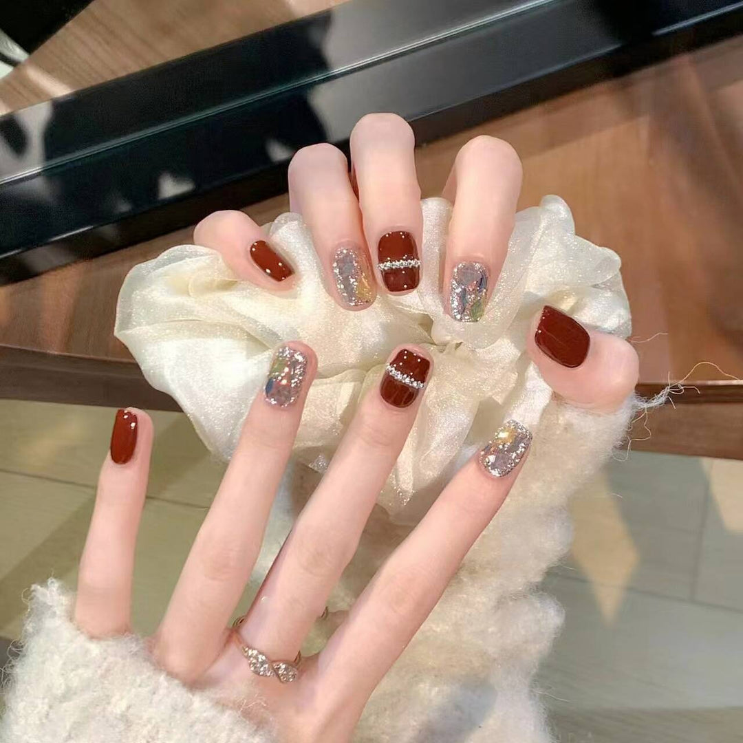 Premium Glitzernde Press-On Nagelerweiterungen Karnz