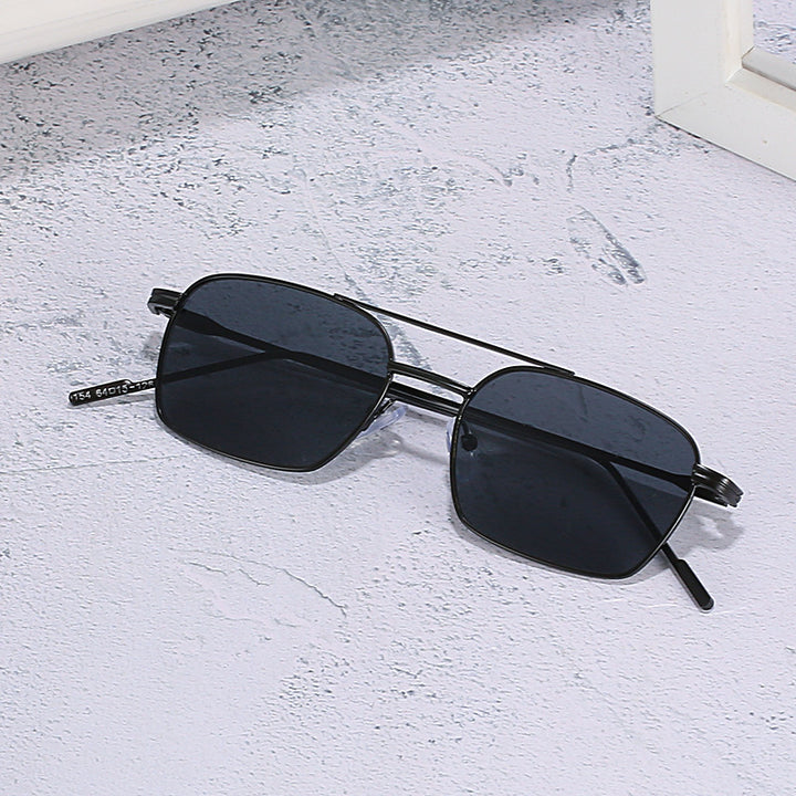 Elegante geometrische Rahmen-Sonnenbrille Karnz