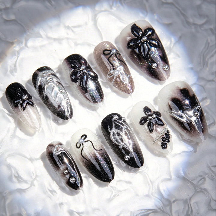 Elegantes Kunstnägel-Set mit Komplexen Designs Karnz