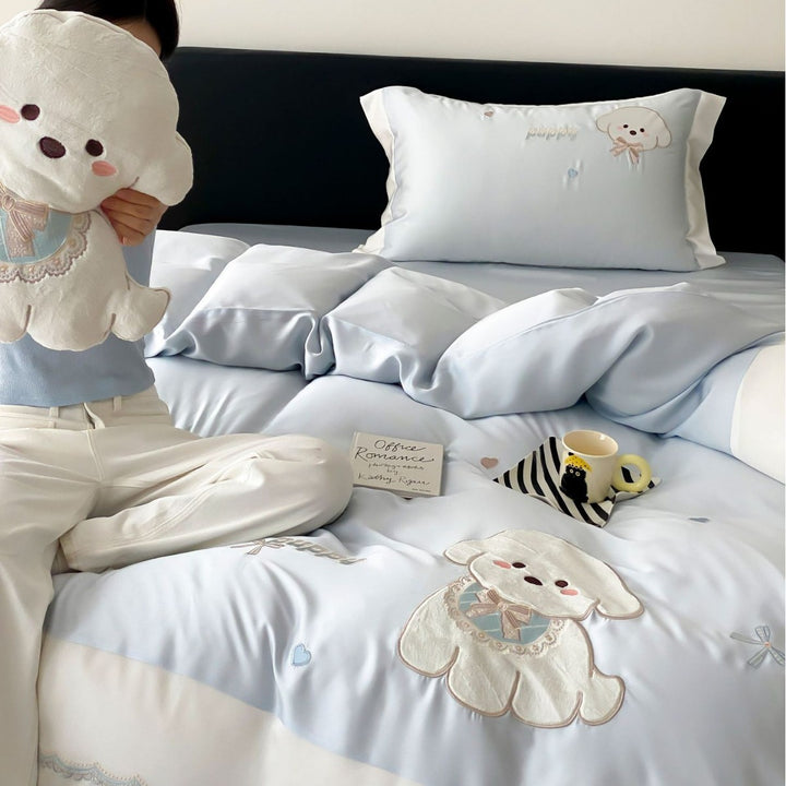 Kinder-Bettwäsche-Set aus Baumwollsatin mit bestickten Hund-Applikationen und Kuschelplüschtier