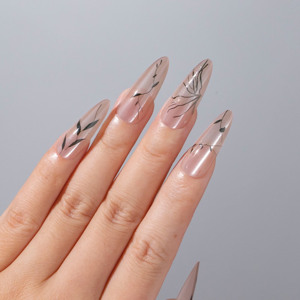 Dekorative Nagelkunst Karnz