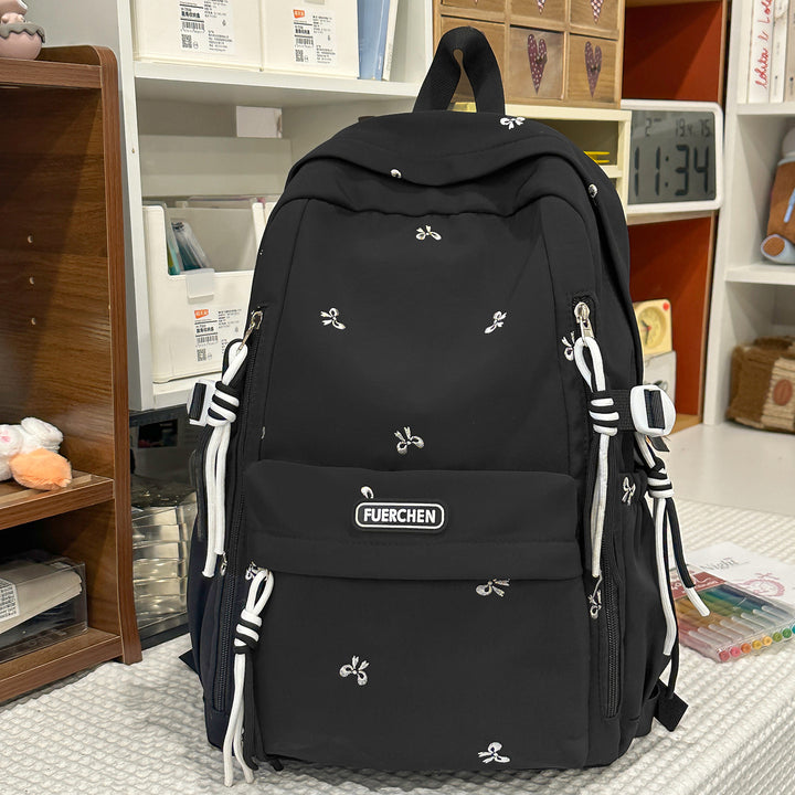 Stylischer Multi-Taschen Rucksack mit pelzigem Schlüsselanhänger Karnz