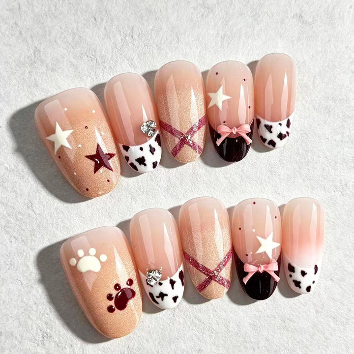 Dekorativer Press-On-Nagelsatz mit einzigartigem Design