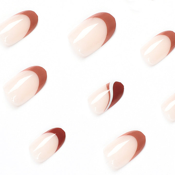 Kunstvolle Nagelverzierung mit elegantem Farbverlauf und Glanz Karnz