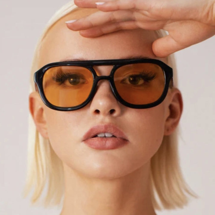 Damen modische Sportsonnenbrille mit breitem, flexiblen Rahmen Karnz