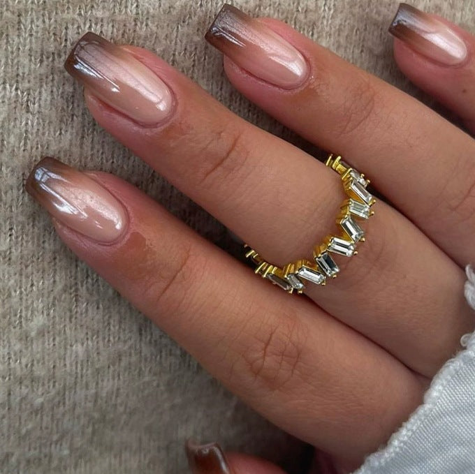 Elegantes Acryl-Nageldesign Karnz