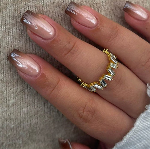 Elegantes Acryl-Nageldesign Karnz