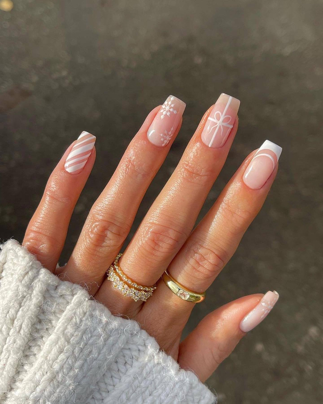 Künstlerische winterliche Nail Art Karnz