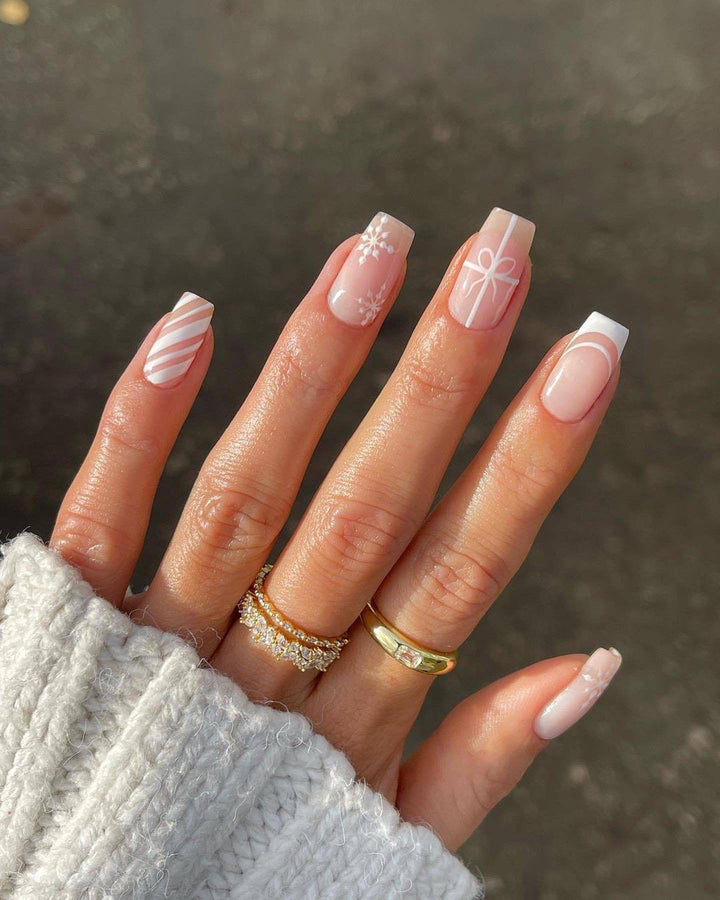 Künstlerische winterliche Nail Art Karnz