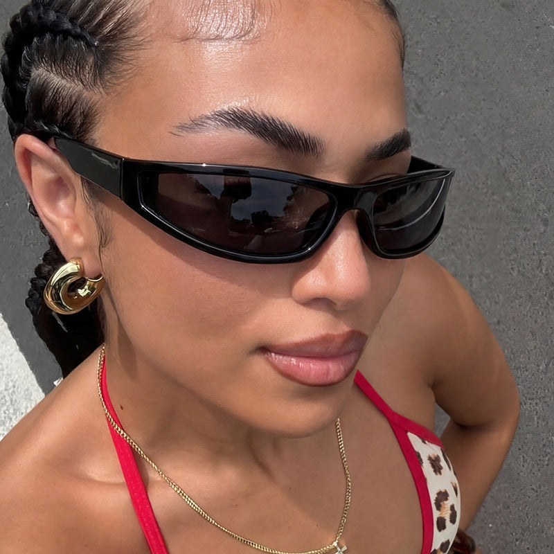 Damen sportliche Sonnenbrille mit flachem, aerodynamischem Design und UV-Schutz Karnz