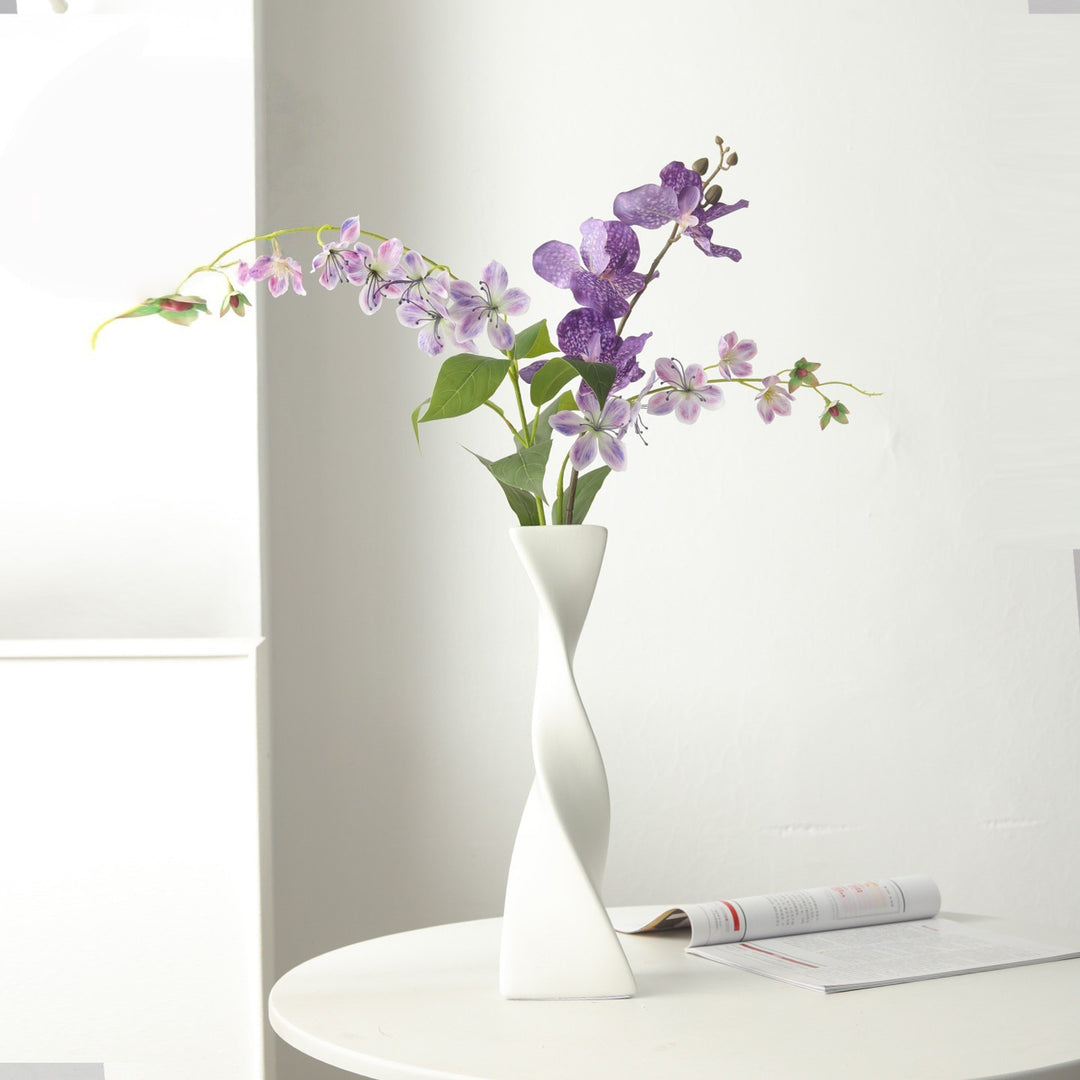 Elegante Verdrehte Keramikvase