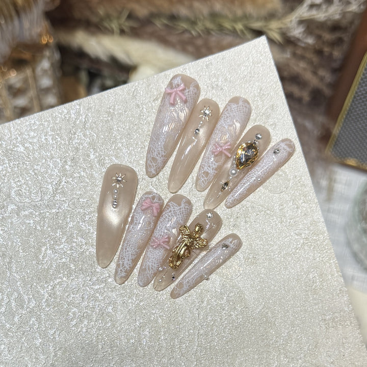 Dekorative Press-On Nagelspitzen Karnz