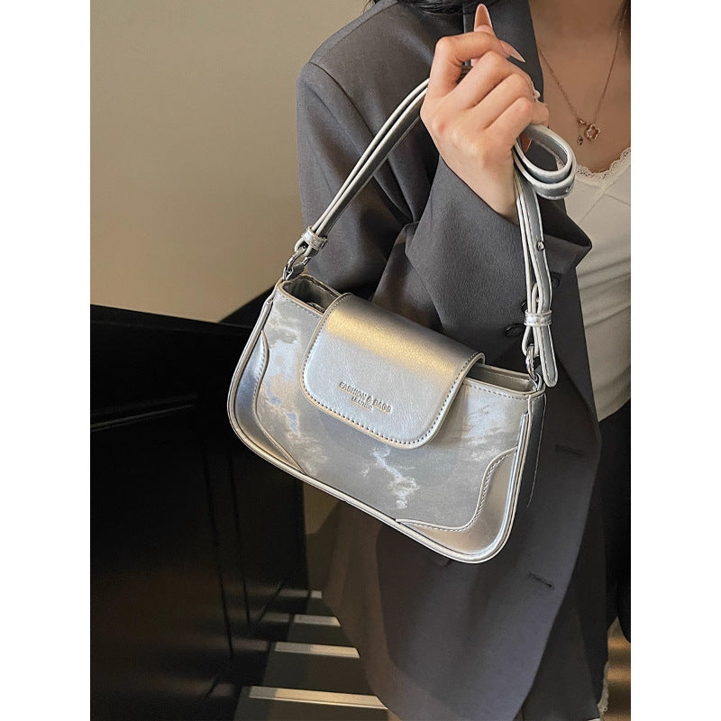 Elegante Metallische Umhängetasche Karnz