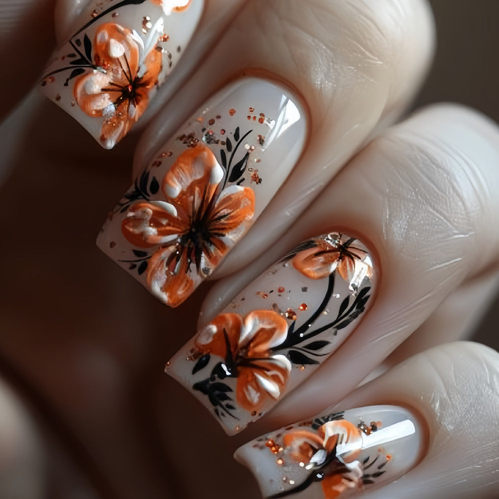 Kunstnägel mit exklusivem Floral-Design Karnz