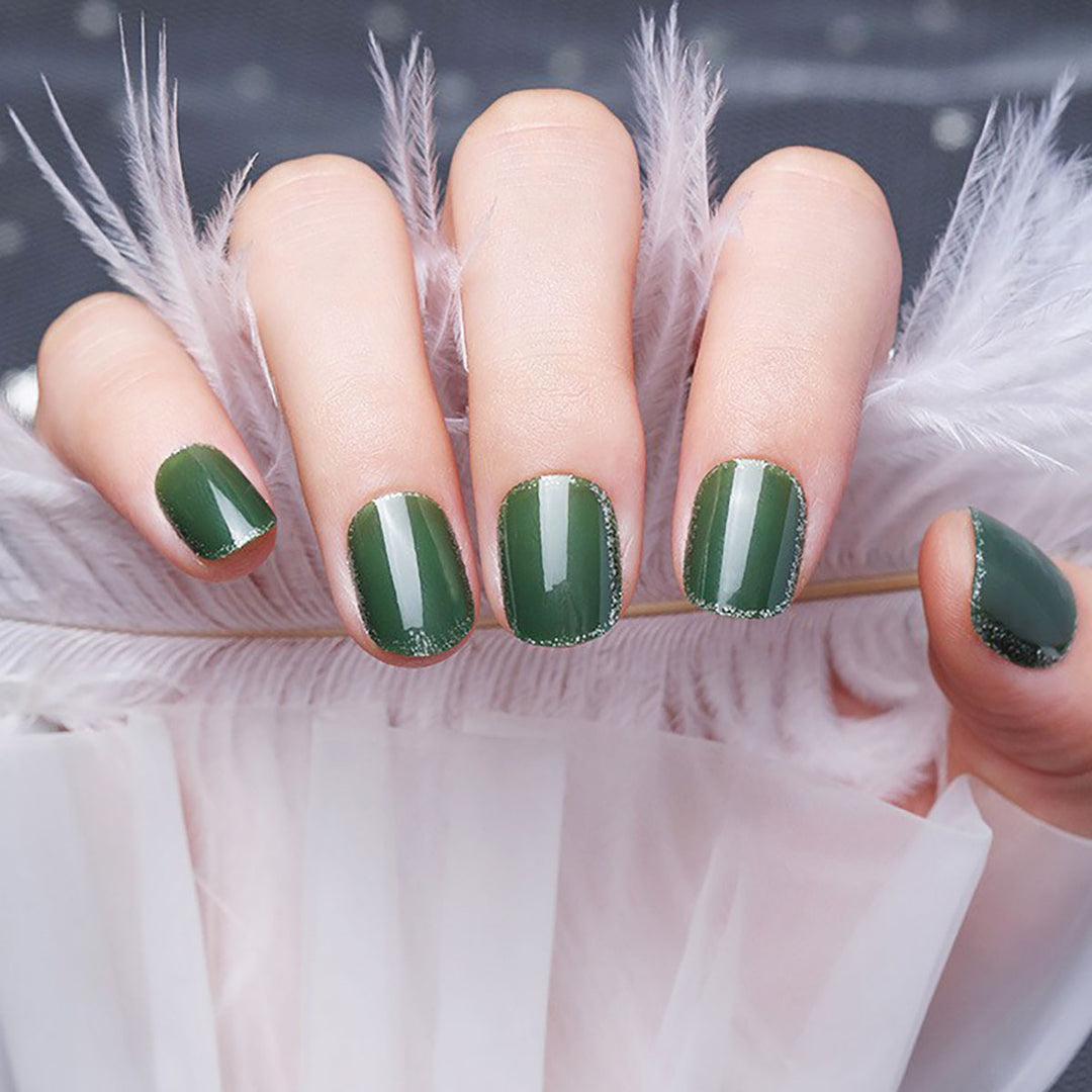 Glänzende Press-On Nagelkunst