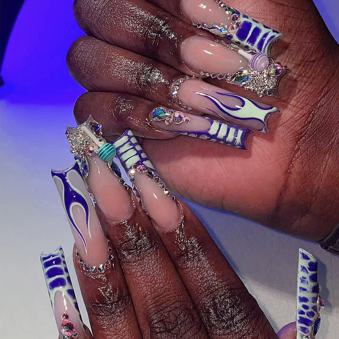 Kunstvolle Long Nails Karnz