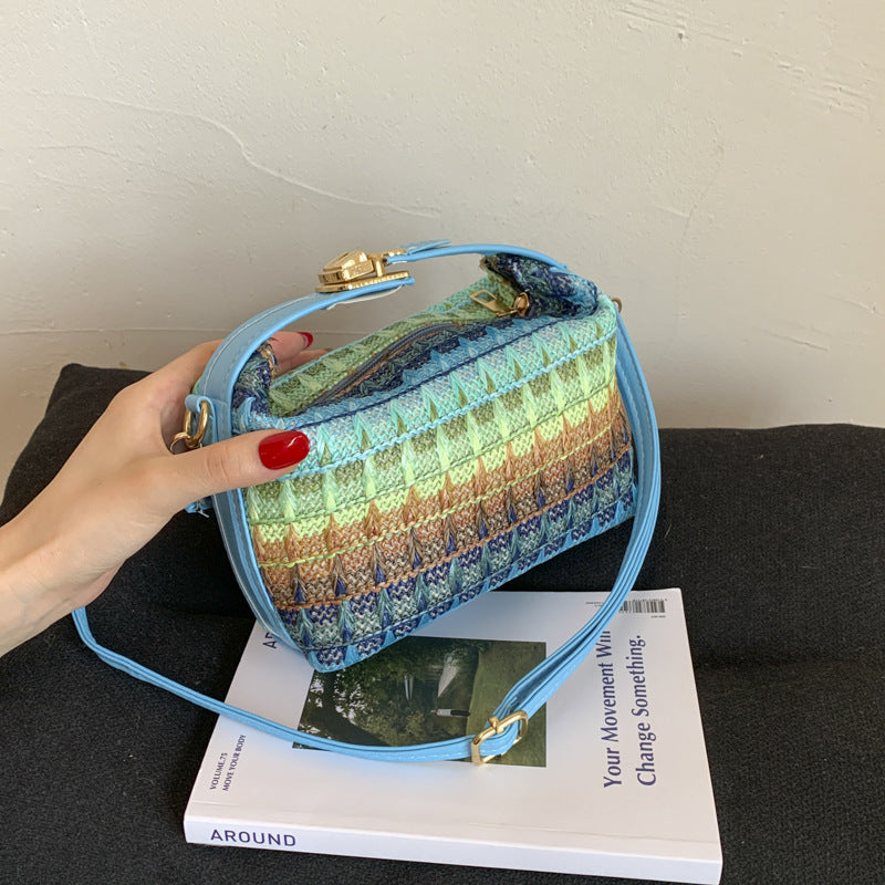 Texturierte handgewebte Mini-Crossbody-Tasche Karnz