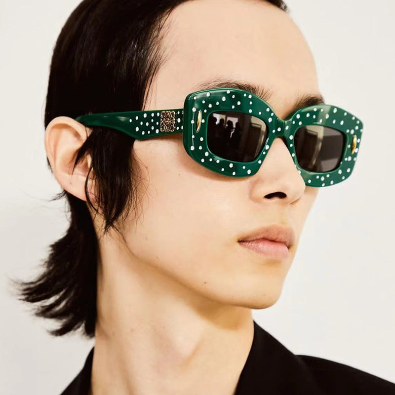 Damen modische Sonnenbrille mit glamourösem Strassbesatz Karnz
