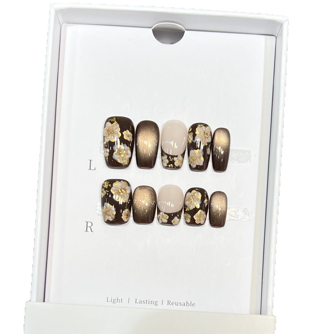 Künstlerisches floral-verziertes Press-On-Nagelset Karnz