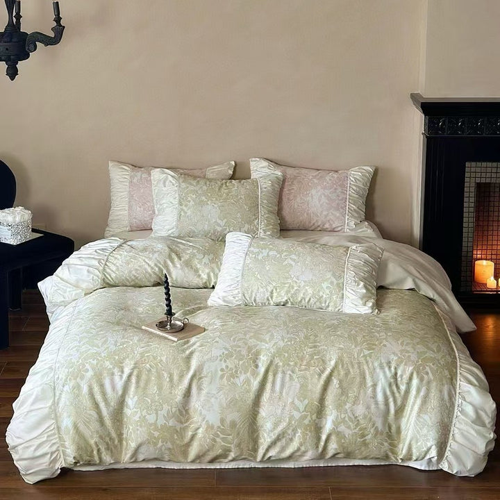 Luxuriöses Jacquard-Bettgarnitur-Set mit gerafftem Volant, Satinbesatz und Zierkissen