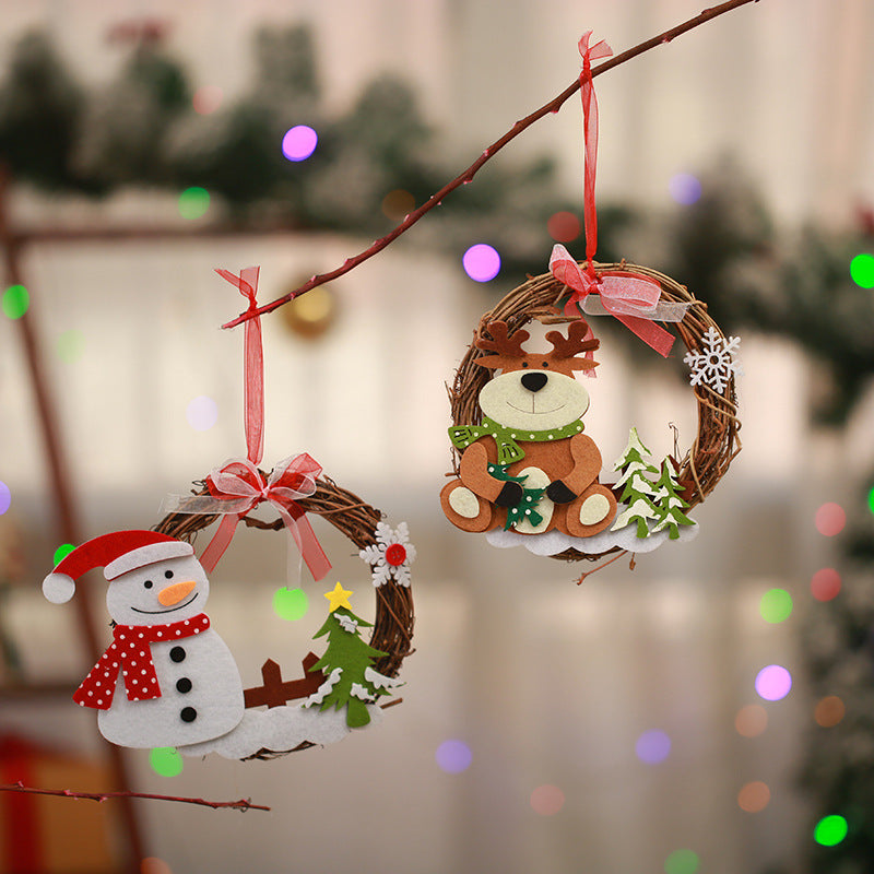 Dekorativer Weihnachtskranz mit Rentier-Motiv Karnz