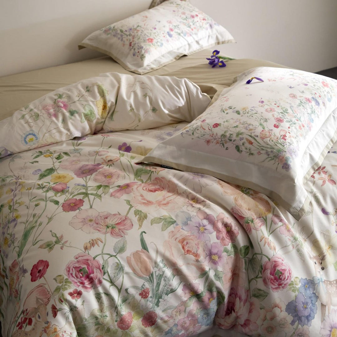 Luxuriöses Satin-Bettwäsche-Set mit floralem und Beerenmotiv