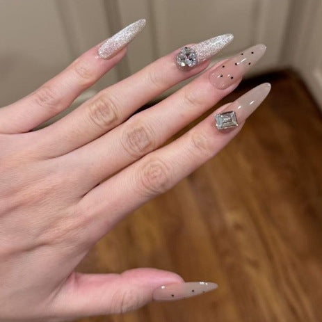 Dekorative Strass-Acryl-Nagelverlängerungen Karnz