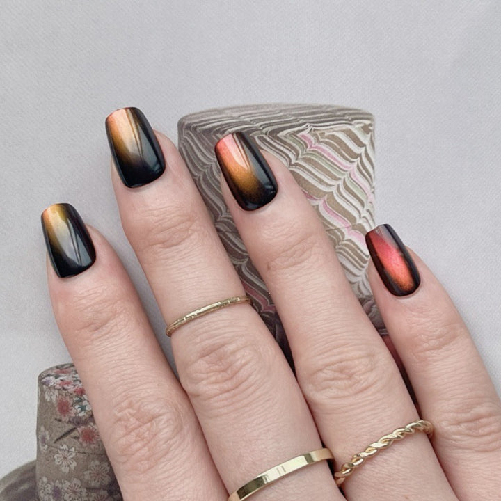 Künstlerisches Gradient Press-On Nagelset Karnz