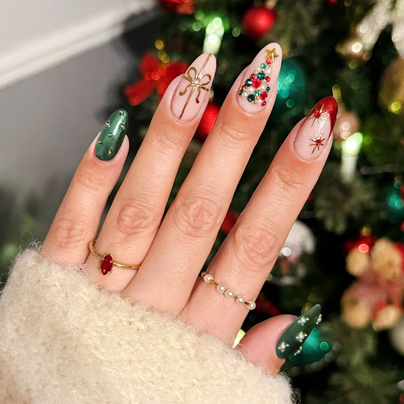 Urlaubs-Themen Press-On Nail Art Set mit dekorativen Weihnachtselementen Karnz