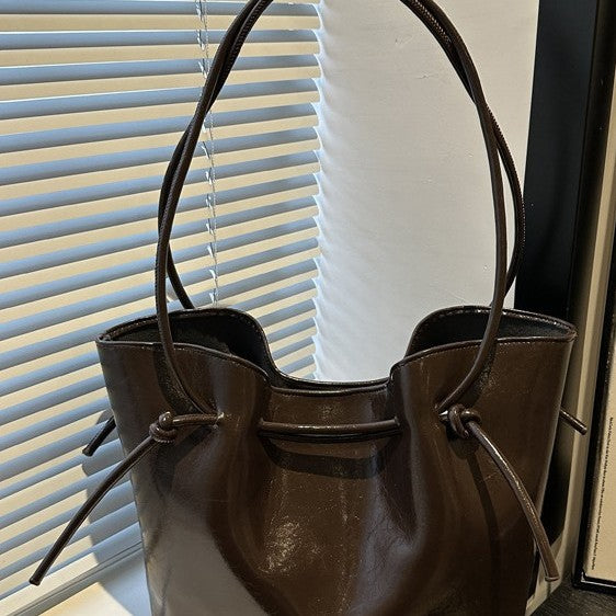 Stilvolle Ledertasche Karnz