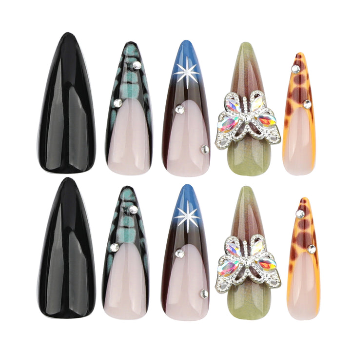 Kunstvolle Nagelverlängerungen mit eleganten Designs und Glitzer Karnz