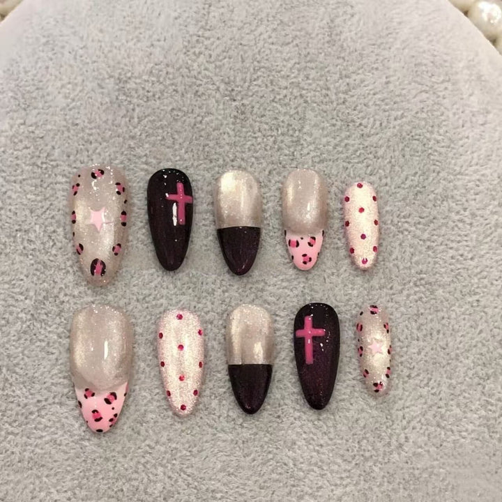 Glamouröse Gel-Nagelkunstverlängerungen Karnz